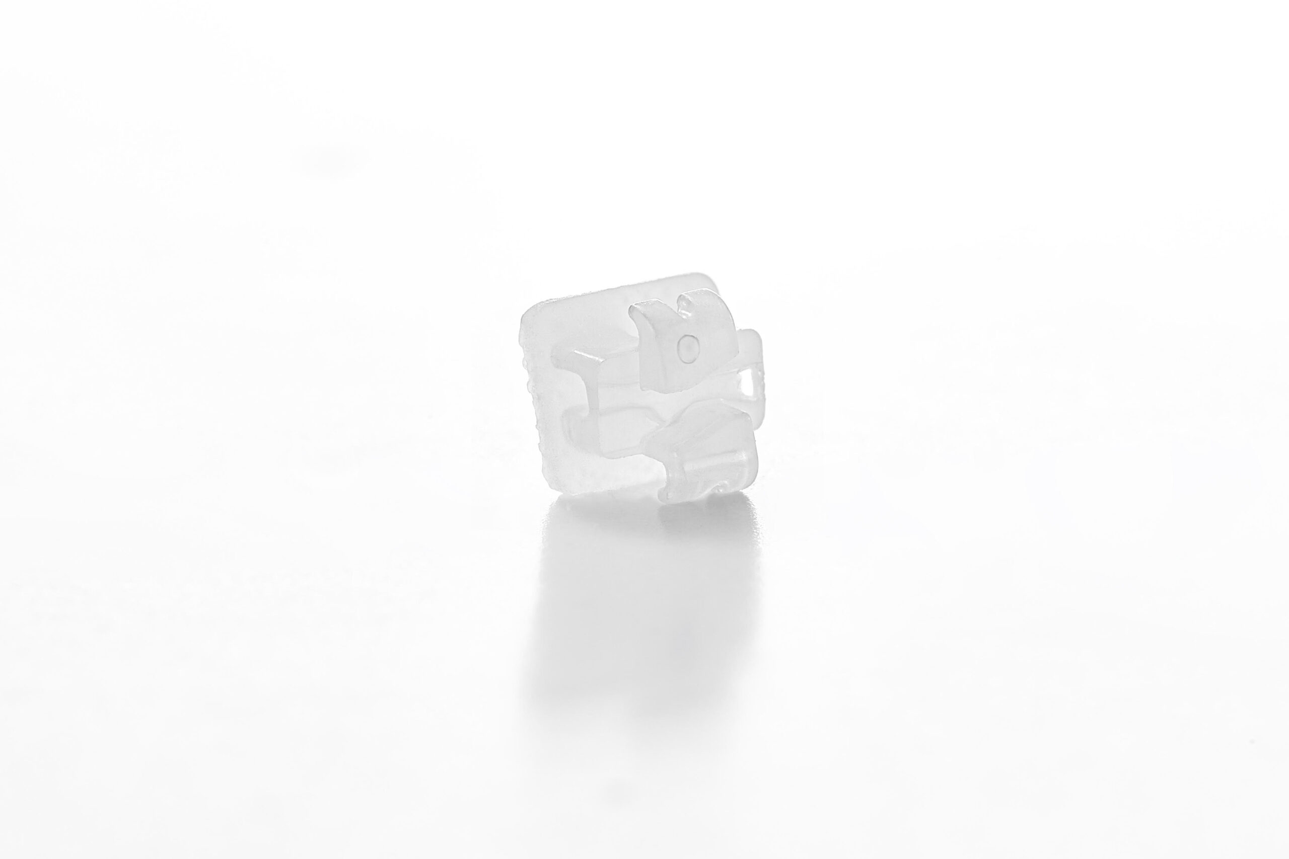 Tip-Edge PLUS®セラミックブラケット(1枚目)